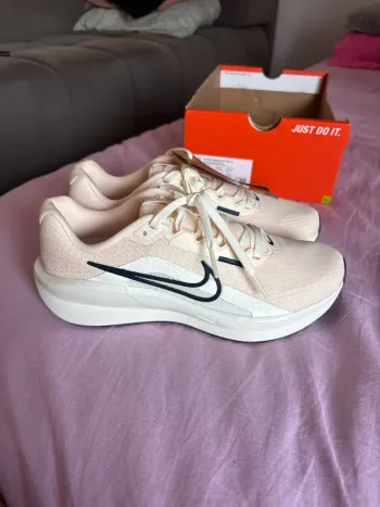 Used Nike Downshifter 13 Running Shoes