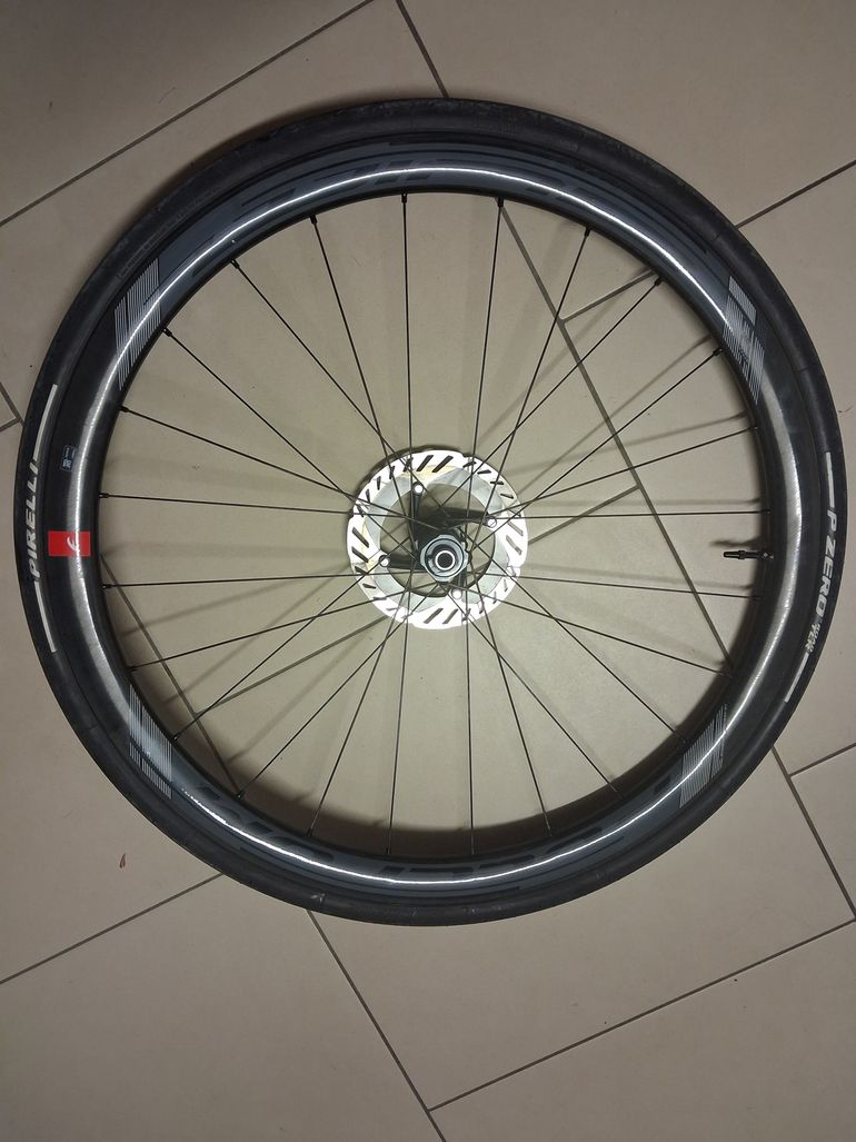 Brugt Fulcrum Wind 40 Carbon 2022 bike — billede 2 af 5