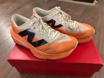 Brugt New Balance Rebel v4 Running Shoes