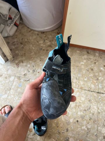 Used Scarpa instinct 2025 Climbing