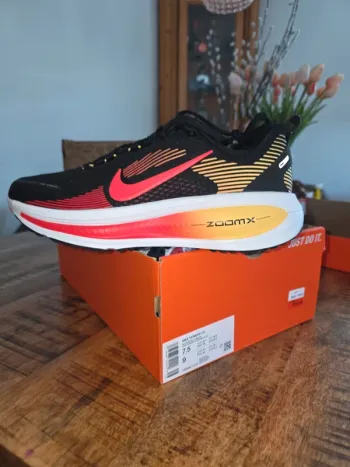 Použité Nike Vomero 18 Running Shoes