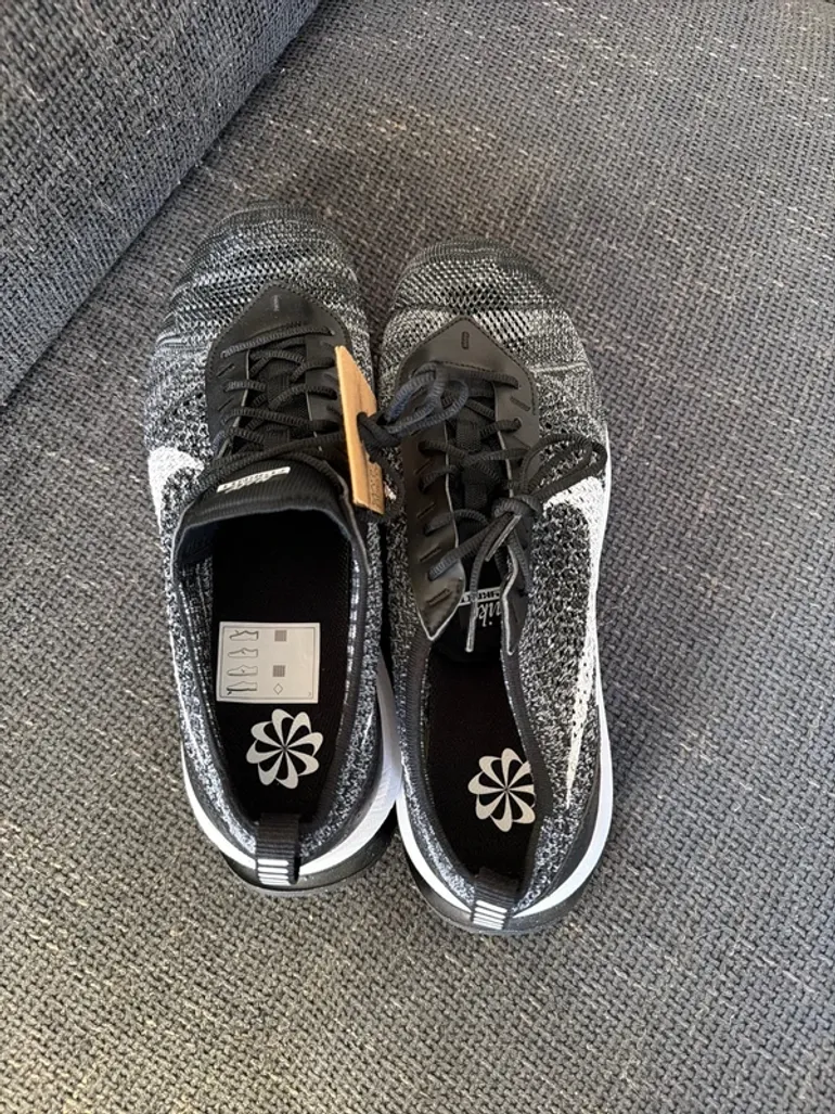 Used Nike Flyknit Racer bike — image 4 of 7