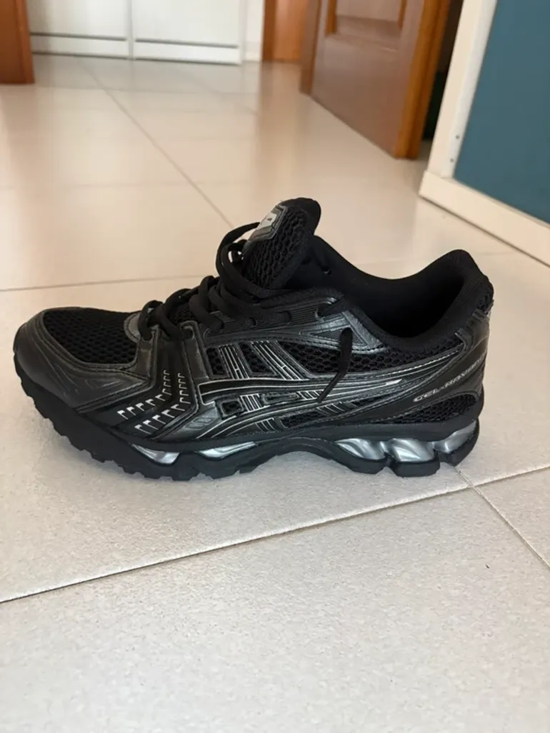 Used Asics Gel Kayano 14 bike — image 5 of 8