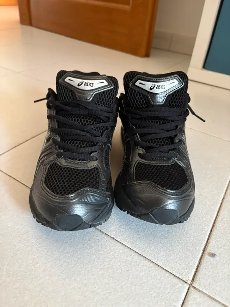 Used Asics Gel Kayano 14 bike — image 3 of 8