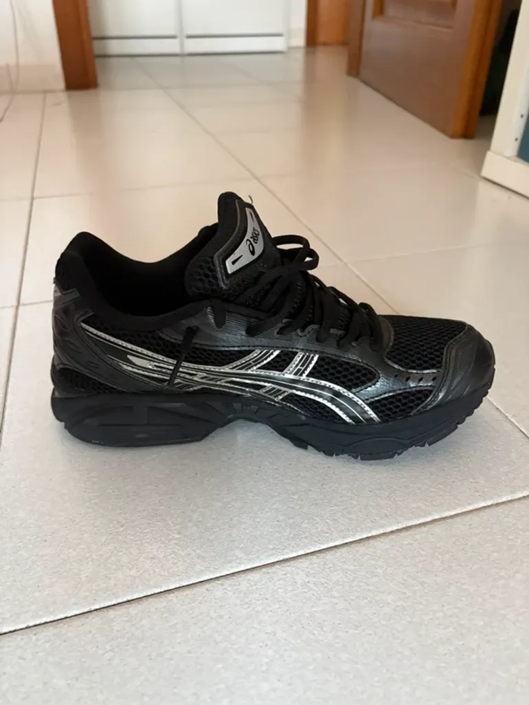 Used Asics Gel Kayano 14 bike — image 4 of 8