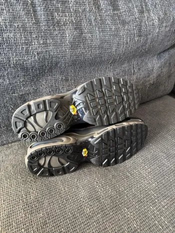 Used Premium Air Max Plus bike — image 11 of 12