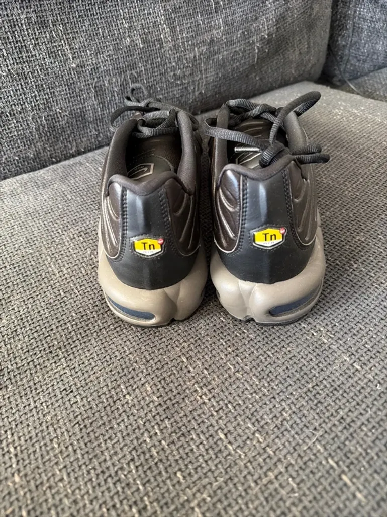 Used Premium Air Max Plus bike — image 3 of 12
