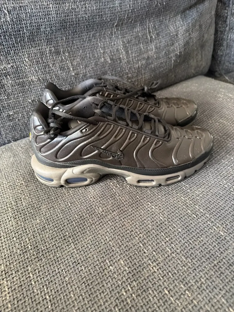 Used Premium Air Max Plus bike — image 4 of 12