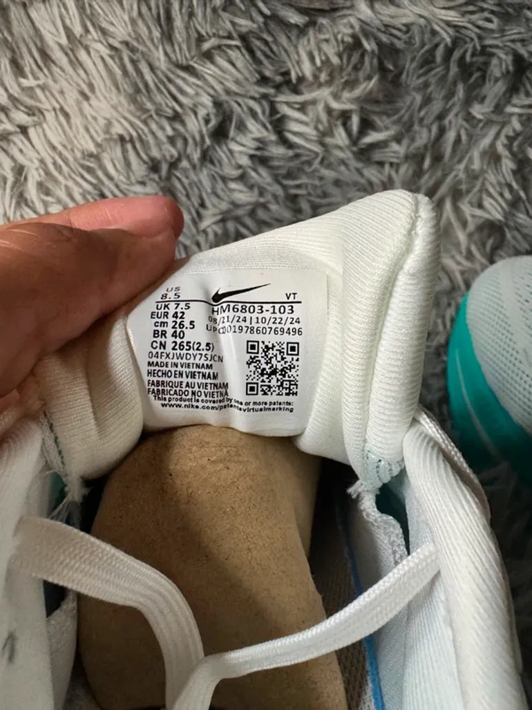 Used Nike Zoom Vomero 18 bike — image 6 of 12