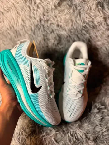 Used Nike Zoom Vomero 18 Running Shoes