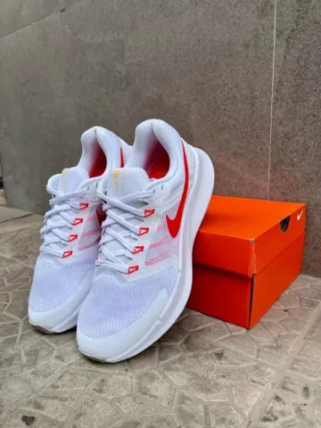 Nike Run Swift 3 Running Shoes usato