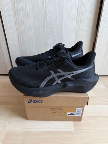Käytetty Asics Novablast 6 2026 Running Shoes