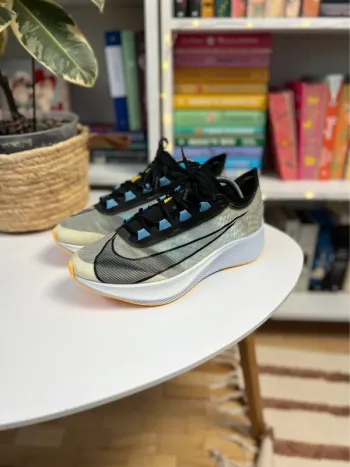 Nike Zoom Fly 3 Running Shoes usato