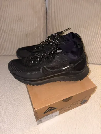 Pegasus Trail Gore-Tex Running Shoes usato