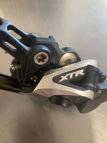 Used Shimano XTR RD-M985 10 velocità Drivetrain & Pedals