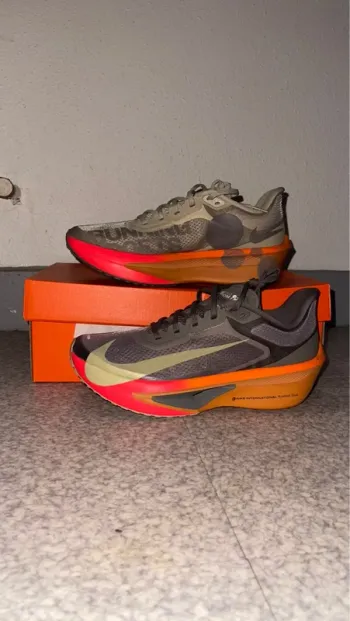Used Nike Zoom Fly 6 Running Shoes