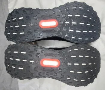 Used Premium Ultraboost 5x Goretex bike — image 3 of 6