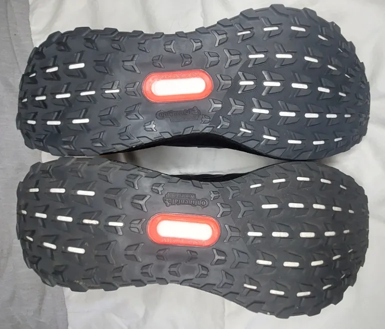 Used Premium Ultraboost 5x Goretex bike — image 3 of 6