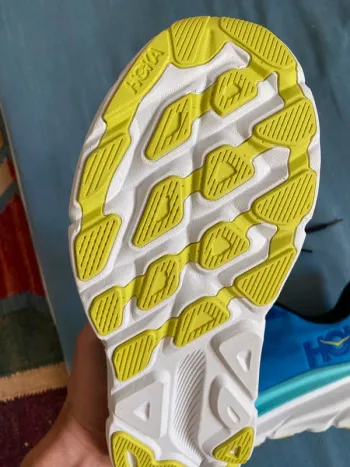 Used Hoka Clifton 9 bike — image 4 of 6