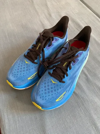 Used Hoka Clifton 9 Running Shoes