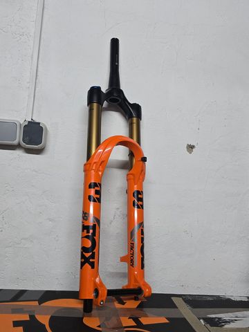 Używany Fox 38 Factory 2025 bike — zdjęcie 7 z 8