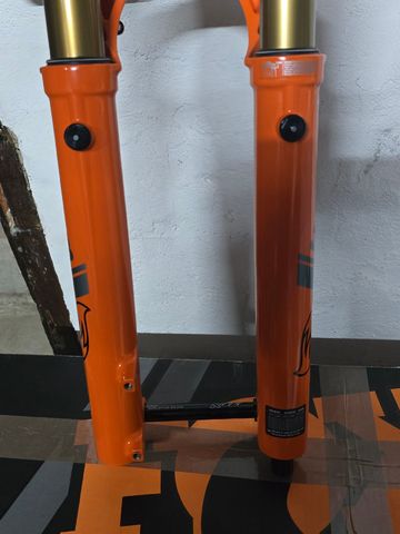 Używany Fox 38 Factory 2025 bike — zdjęcie 5 z 8