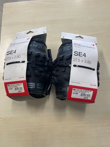 Used Bontrager SE4 Tyres & Tubes