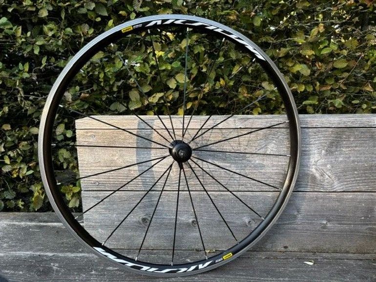 Brugt Mavic Aksium Elite UST Disc 2019 bike — billede 2 af 7