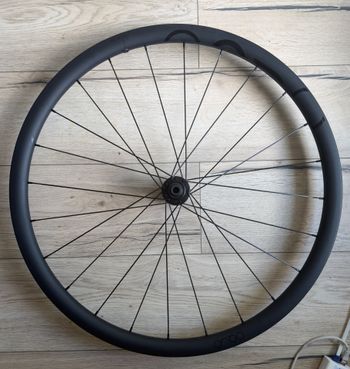 Używany OQUO RC30TEAM Wheelset 2026 bike — zdjęcie 2 z 7