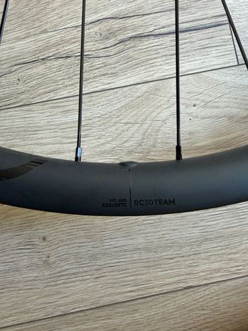 Używany OQUO RC30TEAM Wheelset 2026 bike — zdjęcie 7 z 7