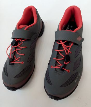 Used Shimano SH-MT501 Cycling Shoes