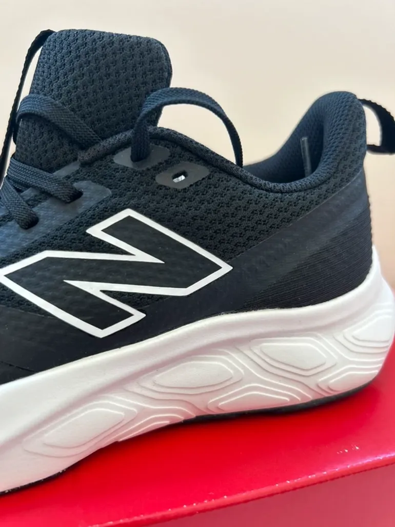 Used New Balance Fresh Foam 625 bike — image 9 of 12