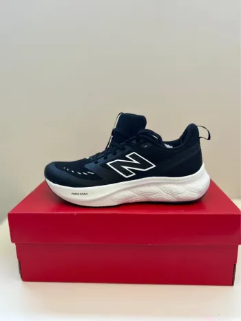 Used New Balance Fresh Foam 625 Running Shoes