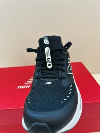Used New Balance Fresh Foam 625 bike — image 11 of 12