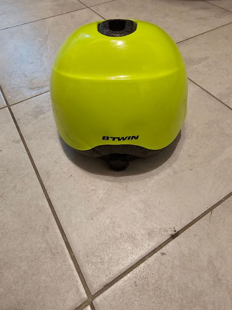 Used Bell Casco bambini bike — image 2 of 3