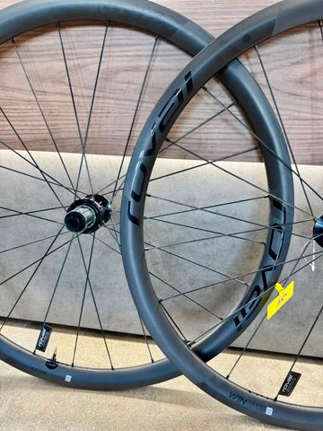 Used Roval Alpinist 2022 bike — image 2 of 5