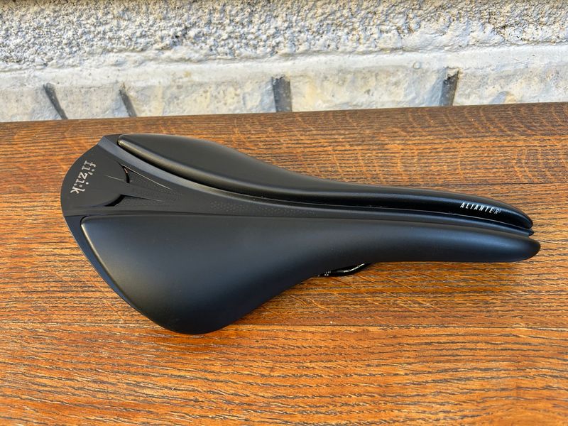 Used Fizik Aliante R5 Versus Evo Saddles & Seatposts