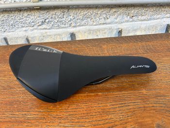 Použité Fizik Aliante R5 Saddles & Seatposts