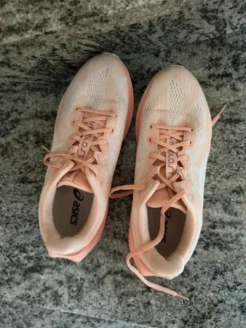 Used Asics Shoes bike — image 6 of 9