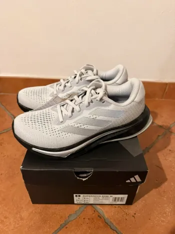 Used Supernova Rise Running Shoes