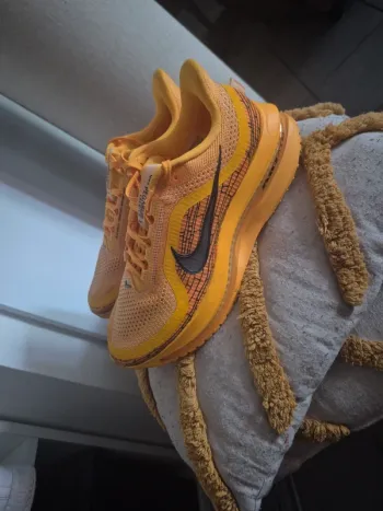 Used Pegasus Air Zoom Running Shoes