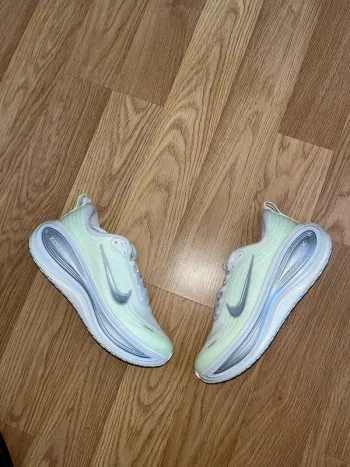 Used Nike Vomero Plus Running Shoes