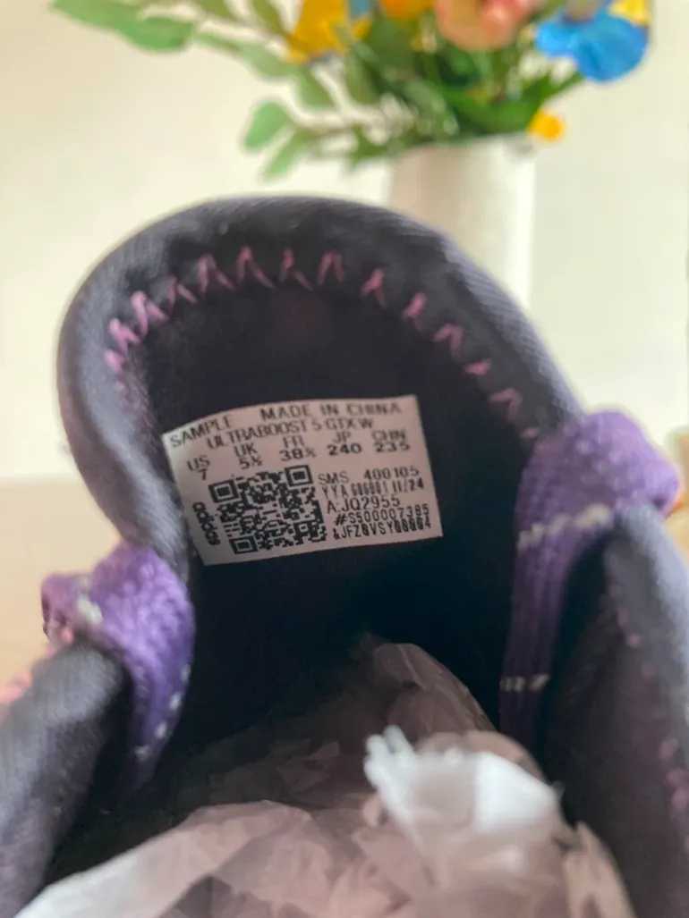 Used Adidas Ultraboost 5 GTX bike — image 8 of 8