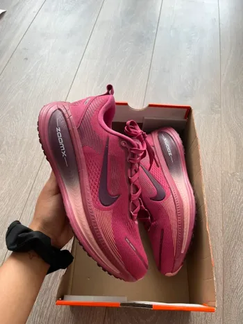 Gebrauchtes Nike Vomero 18 Running Shoes
