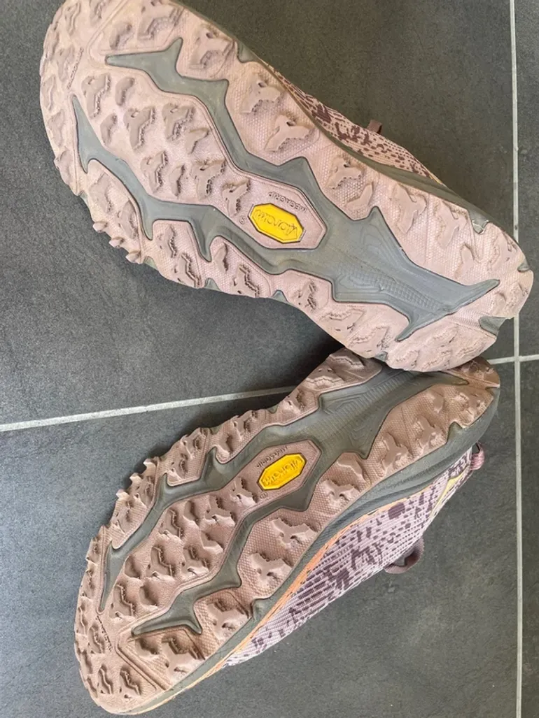Used Hoka Speedgoat 6 GTX bike — image 2 of 6