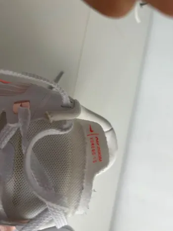 Used Nike Zoom Vomero 15 bike — image 6 of 7