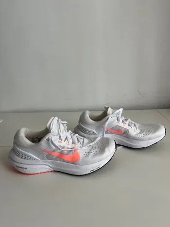 Used Nike Zoom Vomero 15 bike — image 3 of 7