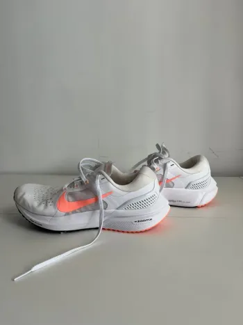 Gebrauchtes Nike Zoom Vomero 15 Running Shoes
