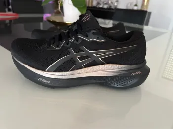 Used Asics Gel Saiun TM3 Running Shoes