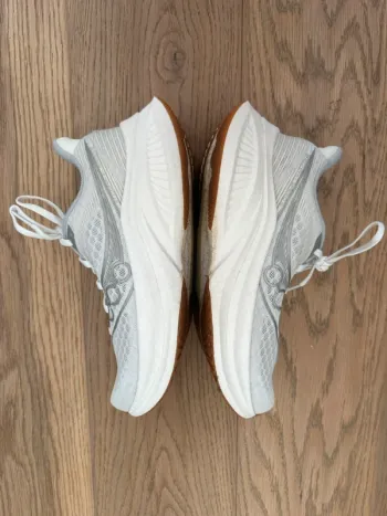 Używany Saucony Endorphin Speed 5 bike — zdjęcie 4 z 6